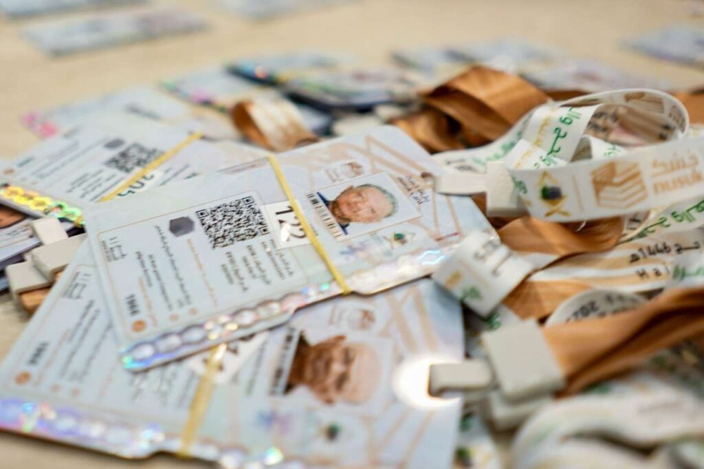 Tenang Sebelum Berangkat, Jemaah Haji Pegang Kartu Nusuk Sejak Indonesia