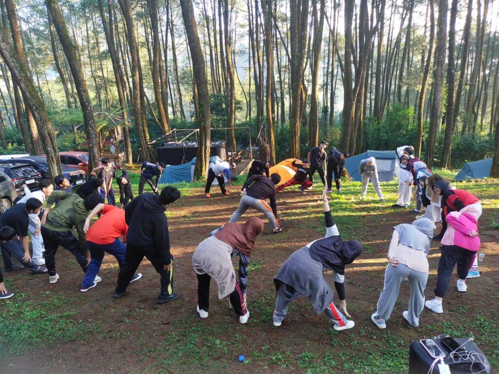 Liburan Panjang, Remaja Risalah Cipondoh Gelar Tadabur Alam ke Pengalengan Bandung