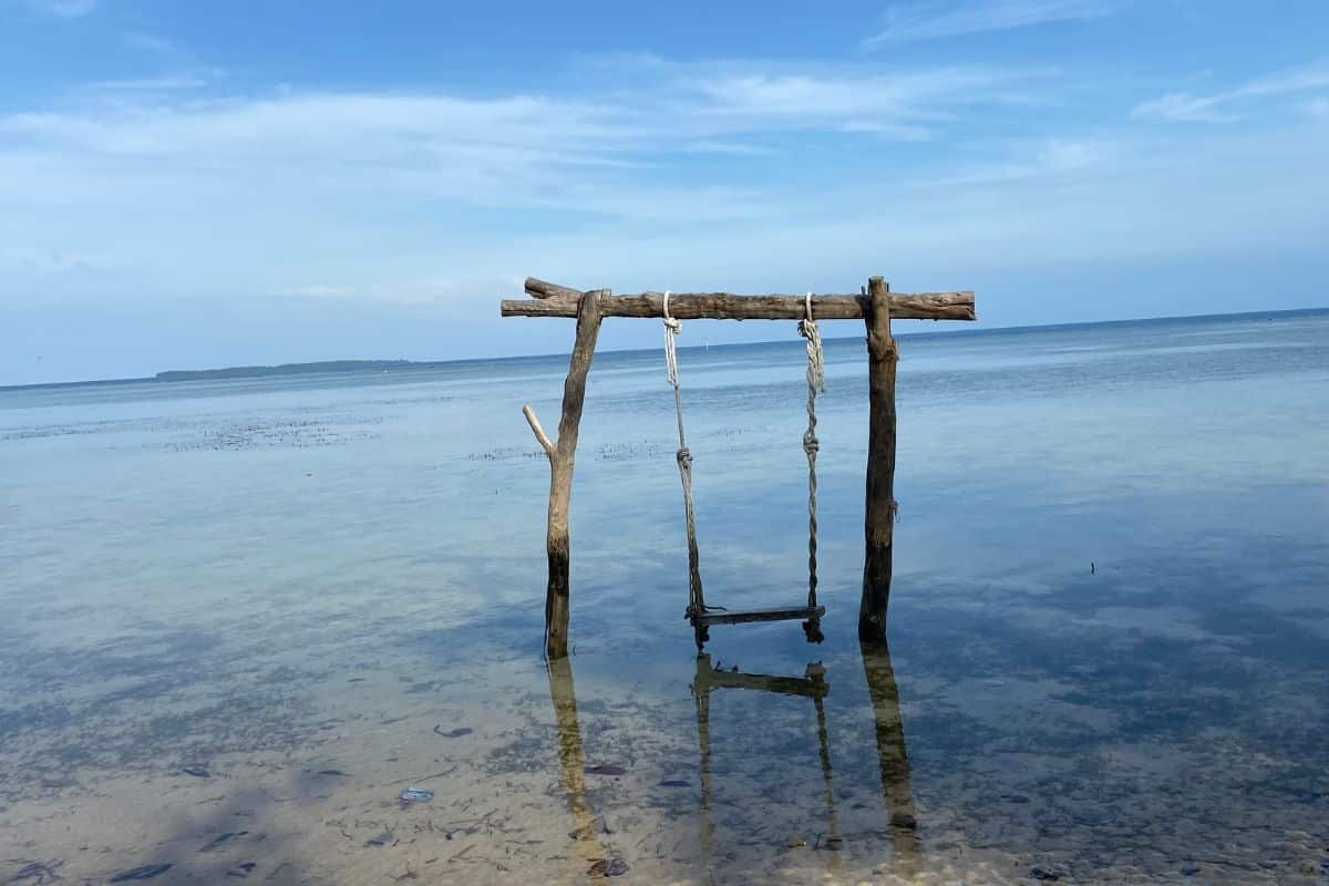 pantai eksotis di jawa tengah