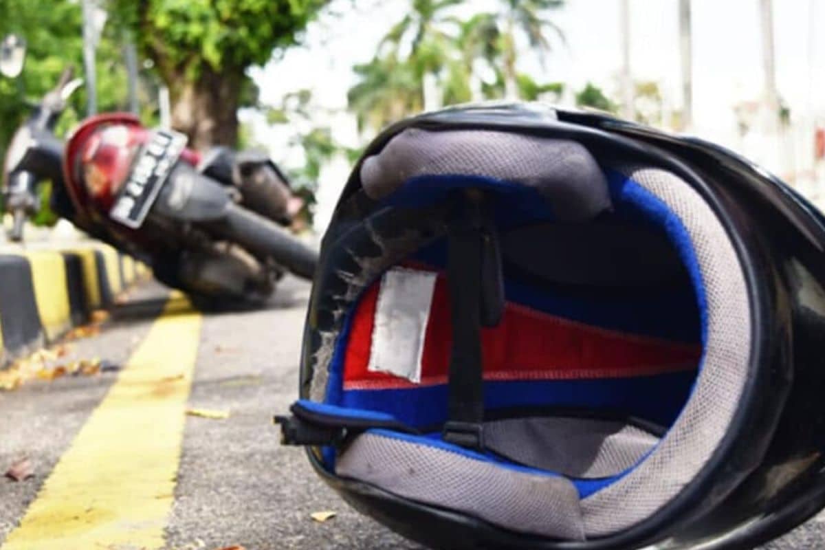 pengendara sepeda motor