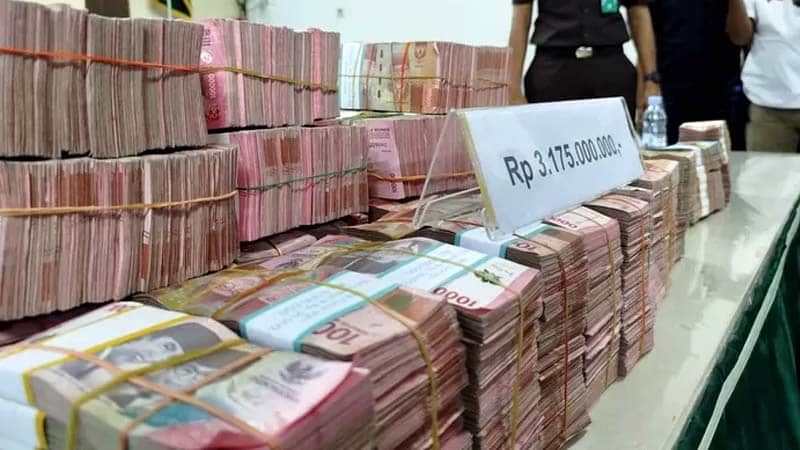 Kejari Ponorogo Terima Penyerahan Uang Rp3 Miliar Lebih dari Saksi Kasus BOS SMK PGRI 2