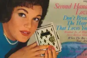 Connie Francis Dirawat di Rumah Sakit, Lagu ‘Pretty Little Baby’ Kembali Viral di TikTok