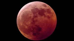 Fenomena Bulan Merah Juli 2025, Arti Blood Moon dan Makna di Balik Buck Moon