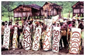 Misteri Perisai Suku Papua: Antara Fungsi, Simbol dan Spiritualitas