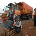 sopir truk ODOL