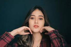 Ruce Nuenda Umumkan Perceraian, Curhatan Lama Soal Pertengkaran Sepele Kembali Viral