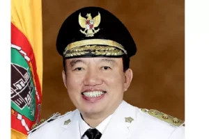 VIRAL Gubernur Kalsel Haji Muhidin Angkat Anak Jadi Komisaris Bank Kalsel