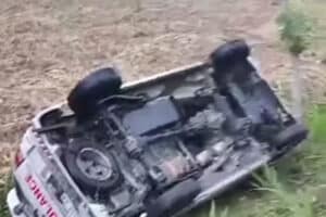 Ambulans Terguling di Lumajang saat Antar Jenazah  dari Bali