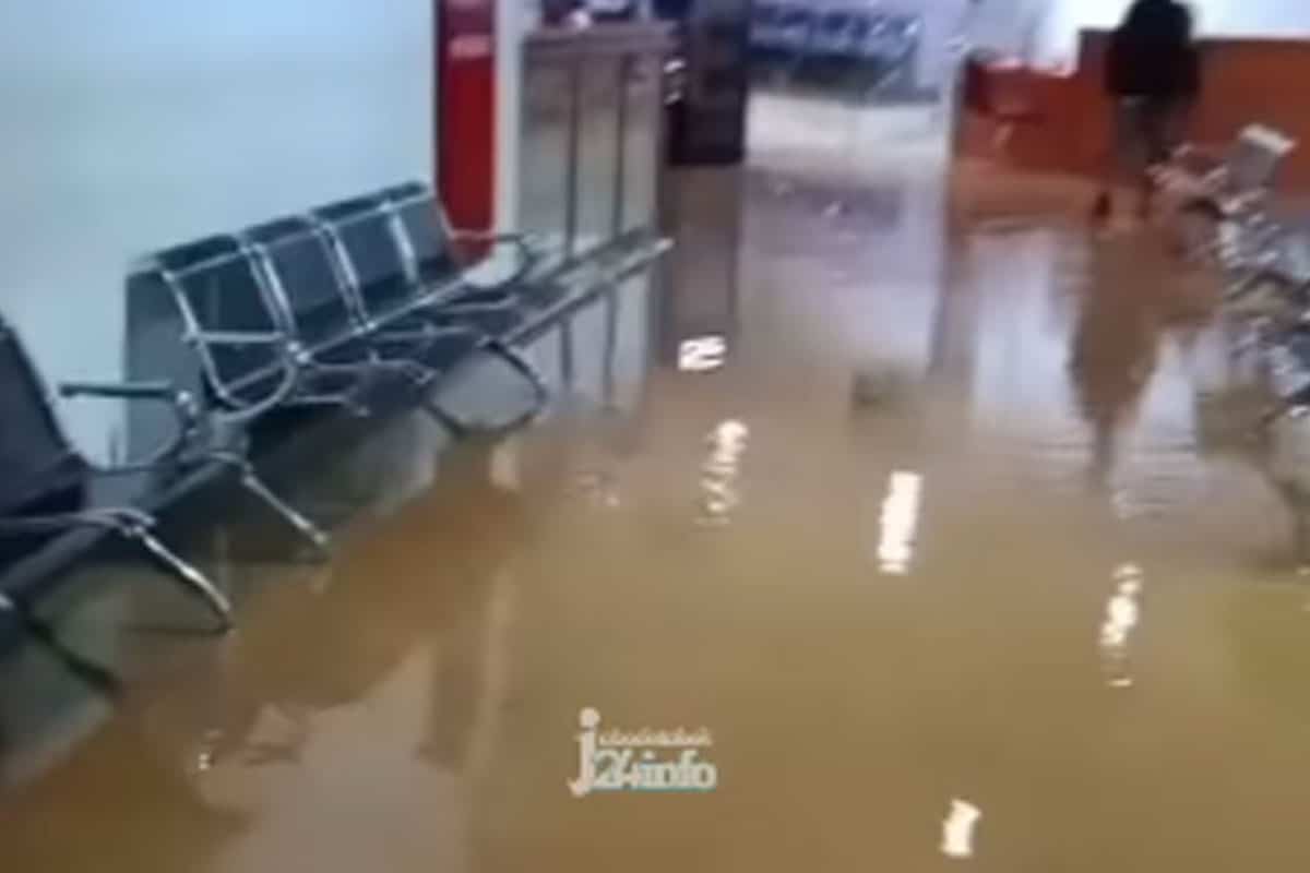 banjir masuk gedung rumah sakit