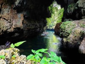 Green Canyon Pangandaran: Petualangan Seru di Jantung Alam Hijau