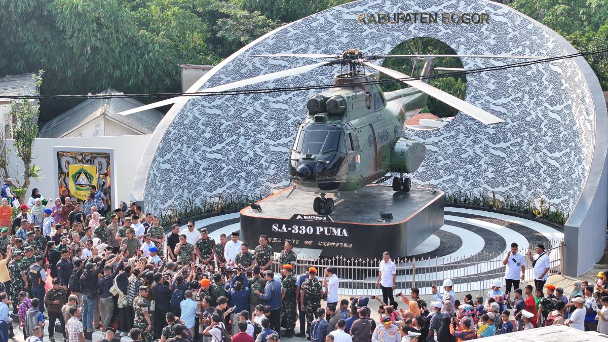 Monumen Helikopter PUMA