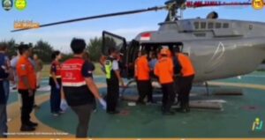 Pendaki Swiss yang Jatuh di Gunung Rinjani Berhasil Dievakuasi dengan Helikopter