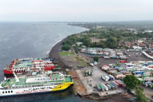 Antrean di Pelabuhan Ketapang Memburuk, Ribuan Kendaraan Mengular