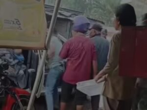 Ibu dan Bayi Dipaksa Turun Ojek Pangkalan dari Taksi Online di Stasiun Tigaraksa