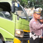 truk pengangkut hebel kecelakaan