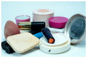 WASPADA! Ini Tanda Makeup yang Bisa Menyumbat Pori dan Picu Jerawat