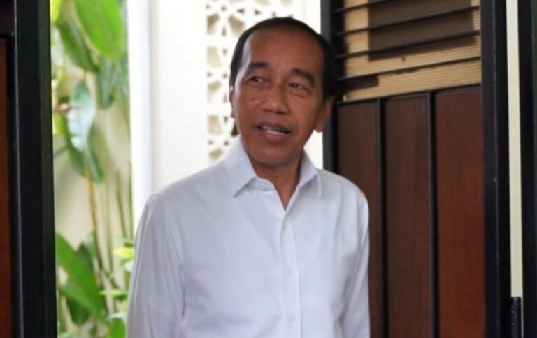 Jokowi Segera Jabat Ketua Dewan Pembina PSI! 7 Jokowi Tegaskan Amnesti dan Abolisi Adalah Hak Prerogatif Presiden Tak Dilibatkan dalam Keputusan Prabowo