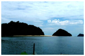 Pulau 3 Maelang, Destinasi Wisata Laut Tersembunyi di Sulawesi Utara