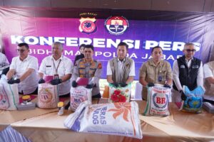 Polda Jabar Ungkap Kecurangan Beras, Pelaku Raup Omzet Nyaris Rp5 Miliar