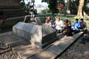 Fadli Zon Kunjungi Candi Cangkuang, Tegaskan Pentingnya Toleransi dan Pelestarian Warisan Sejarah