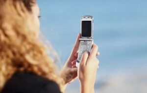 Fenomena Mengejutkan! Gen Z Mulai Tinggalkan Smartphone Demi Ponsel Jadul, Ini Alasannya