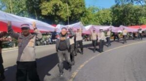 Bendera Merah Putih Sepanjang 1 Kilometer Membentang di Jalan Bersejarah Cadas Pangeran