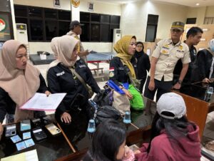 Kos-kosan dan Karaoke Disatroni Satpol PP, Diduga PSK dan Satu Pria Hidung Belang Diamankan di Cibinong