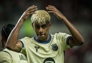 Lamine Yamal Cedera Usai Bela Spanyol, Bisa Absen Lawan Newcastle, Flick Marah ke Timnas!