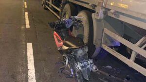 Kecelakaan Mengerikan Pelajar di Bawah Umur Diduga Mabuk Tewas Setelah Tabrak Truk Parkir di Porong Sidoarjo