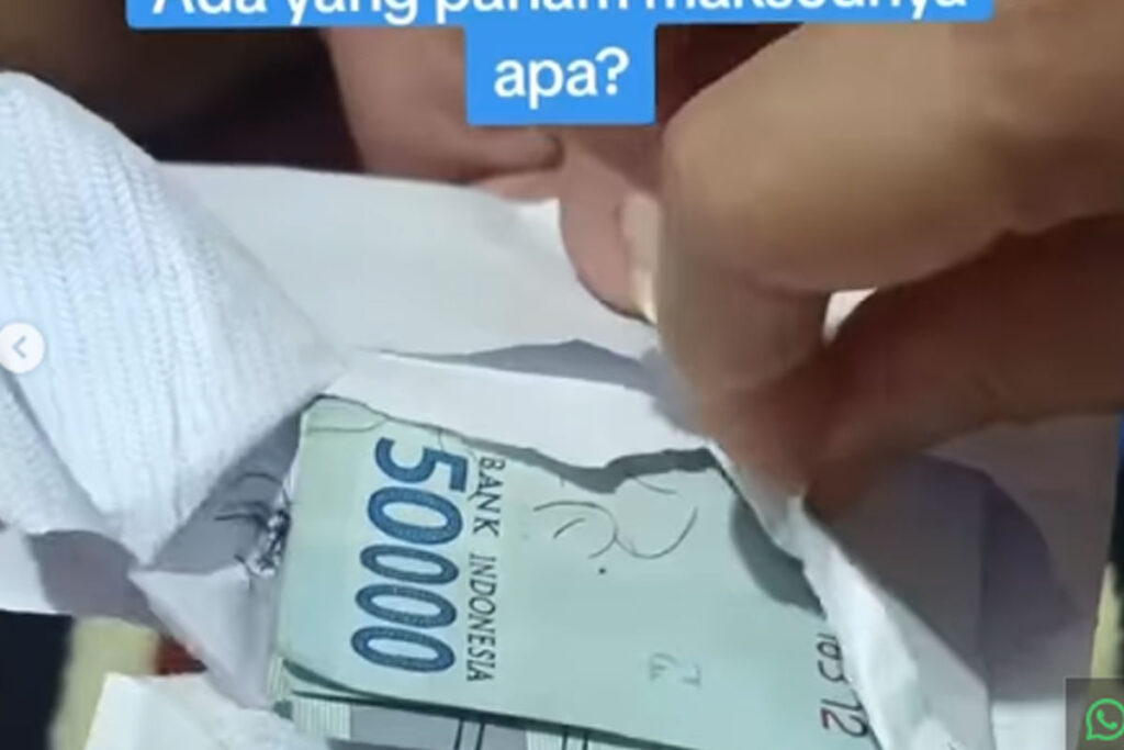 Viral Wanita Temukan Potongan Rambut dalam Amplop Nikahan, Netizen Syok
