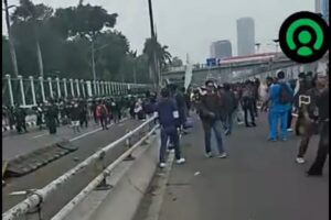 Demo di DPR Rusuh, Petugas Tembakkan Gas Air Mata dan Water Cannon