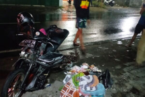 Sepeda Motor Tabrak Bus dari Belakang, Pengendara Alami Luka Berat