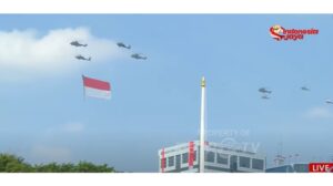 Spektakuler! Bendera Merah Putih 70 Kg Membelah Langit Jakarta di Hari Kemerdekaan