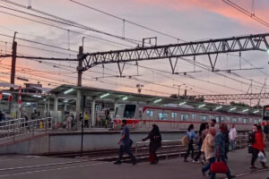 Rencana KRL Sampai Karawang Belum Terwujud dalam Waktu Dekat, Ini Kendalanya