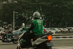 Diduga Jadi Korban Hipnotis, Driver Ojol Ini Kehilangan Sepeda Motor