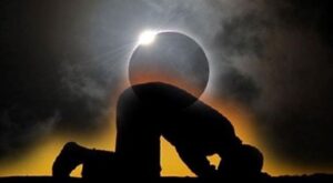 Shalat Gerhana Bulan Total: Tata Cara, Doa, dan Waktu Pelaksanaannya