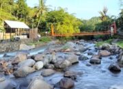 Saung Baheula Sentul; Kemah Senyaman Hotel Bintang Lima di Pinggir Sungai