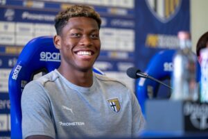 Mengenal Zion Suzuki, Kiper Blasteran Ghana-Jepang yang Kini Jadi Idola Parma