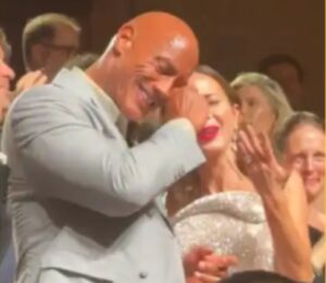 Dwayne Johnson Menangis, ‘The Smashing Machine’ Disambut Standing Ovation 15 Menit di Festival Film Venesia!