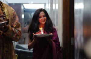 Monali Thakur Pindah ke Rumah Baru, Gelar Puja Griha Pravesh dan Sebutnya ‘Awal Baru yang Indah’