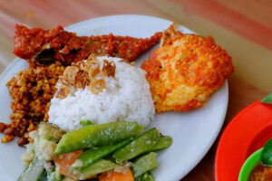 Rekomendasi 3 Tempat Beli Nasi Uduk di Bandung, Lezat Pisan!