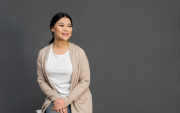 4 Cara Membangun Identitas Positif Lewat Kebiasaan Kecil yang Konsisten 4 Wanita usia 40 tahun ke atas