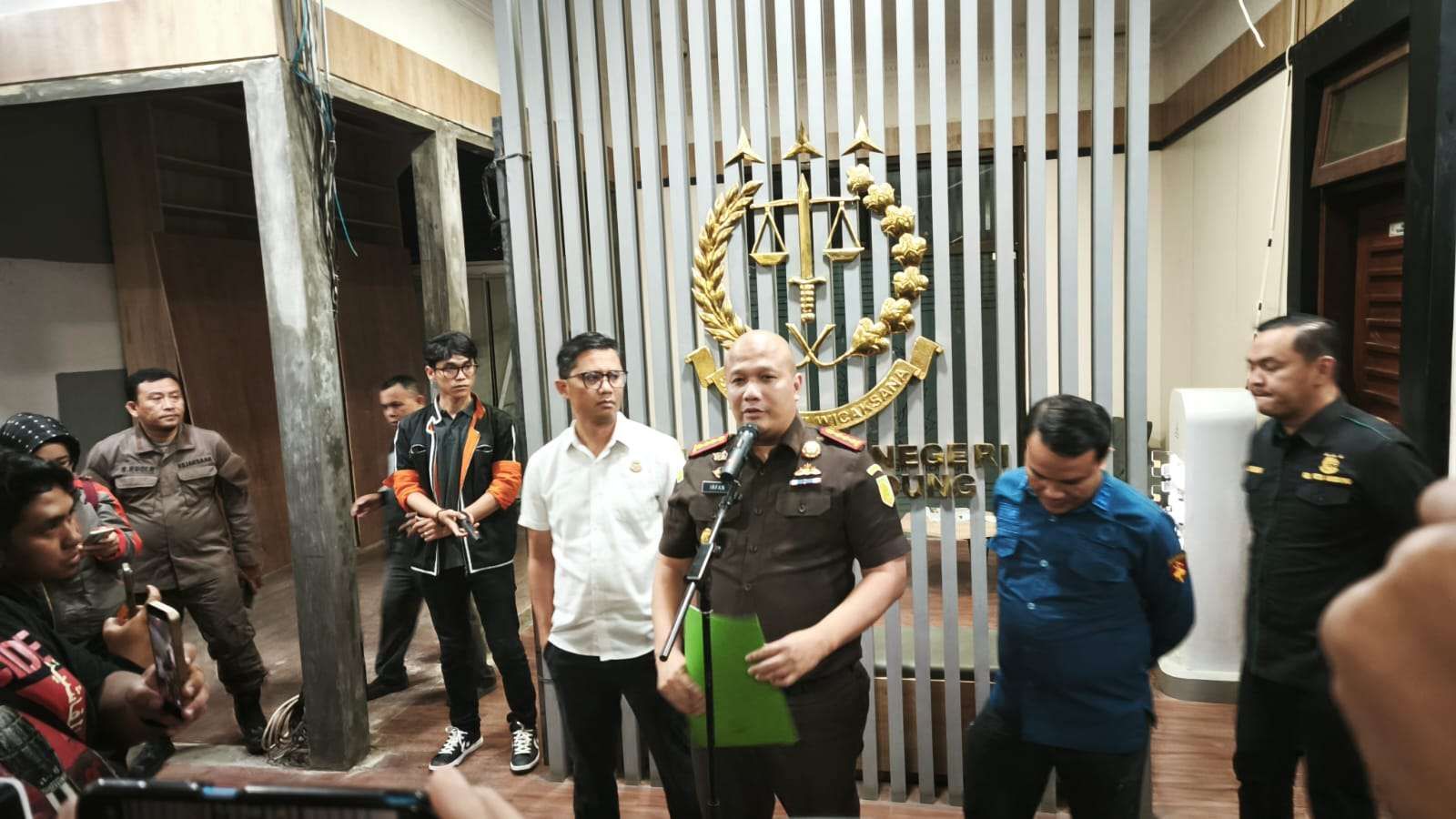 Kejaksaan Negeri (Kejari) Bandung sedang menyelidiki dugaan penyalahgunaan kewenangan di lingkungan Pemerintah Kota Bandung