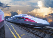 AHY Soroti Pertimbangan Utang dan Manfaat Wilayah dalam Rencana Kereta Cepat Jakarta-Surabaya