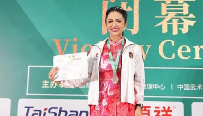 Kris Dayanti Raih Medali Perak di Kejuaraan Dunia Wushu 2025 di China
