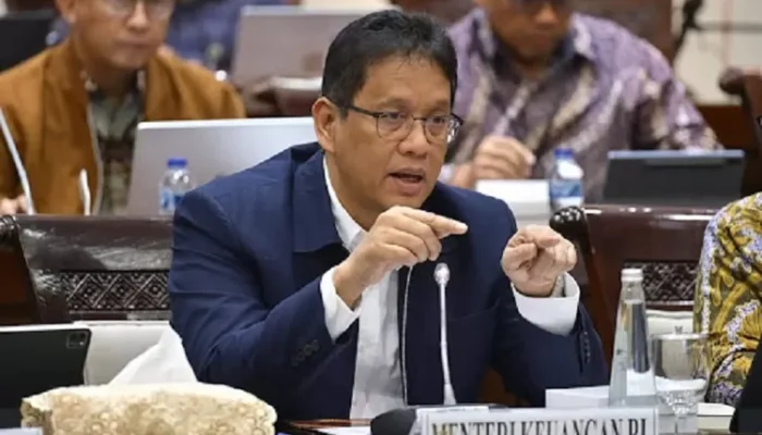 Menkeu Purbaya Ubah Kebijakan, Baju Ilegal Tak Lagi Dibakar, Kini Dicacah untuk Dimanfaatkan Ulang