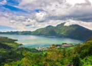 7 Wisata Danau Terindah di Indonesia yang Wajib Masuk Bucket List Liburan Anda