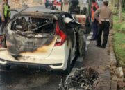 Mobil Tabrak Pohon Dua Tewas di Manyar Surabaya hingga Terbakar Diduga Akibat Pengemudi Mabok