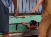 Lurah Didorong Warga hingga Masuk Parit, Begini Kejadiannya