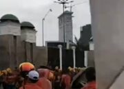 Demo di DPR, Massa Tuntut Pengesahan UU Ketenagakerjaan Pro-Buruh